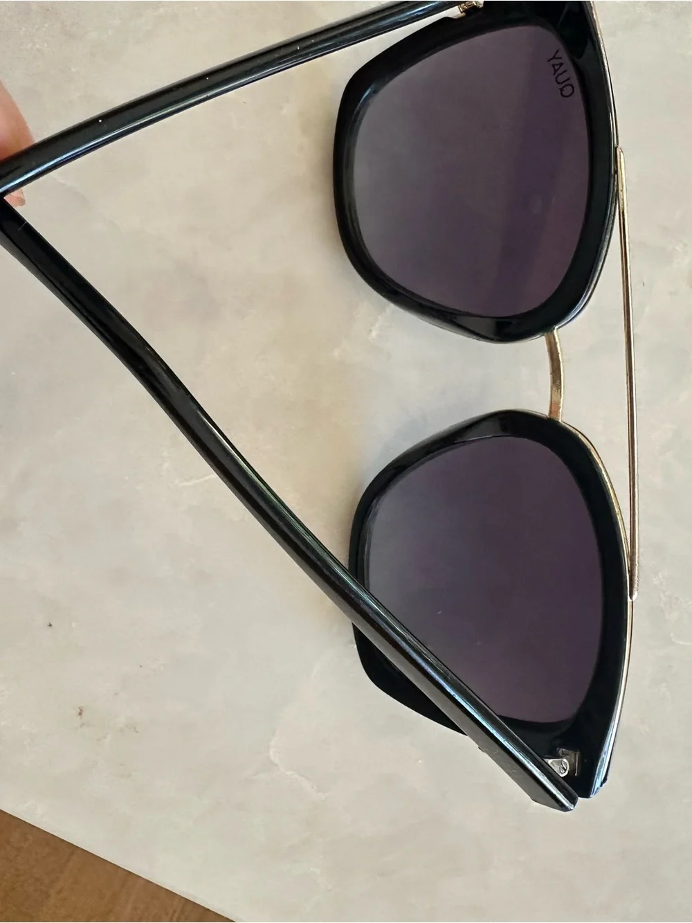 Quay Australia classic black